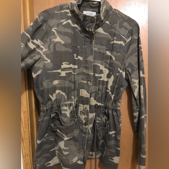 Charlotte Russe camo jacket - Picture 7 of 9